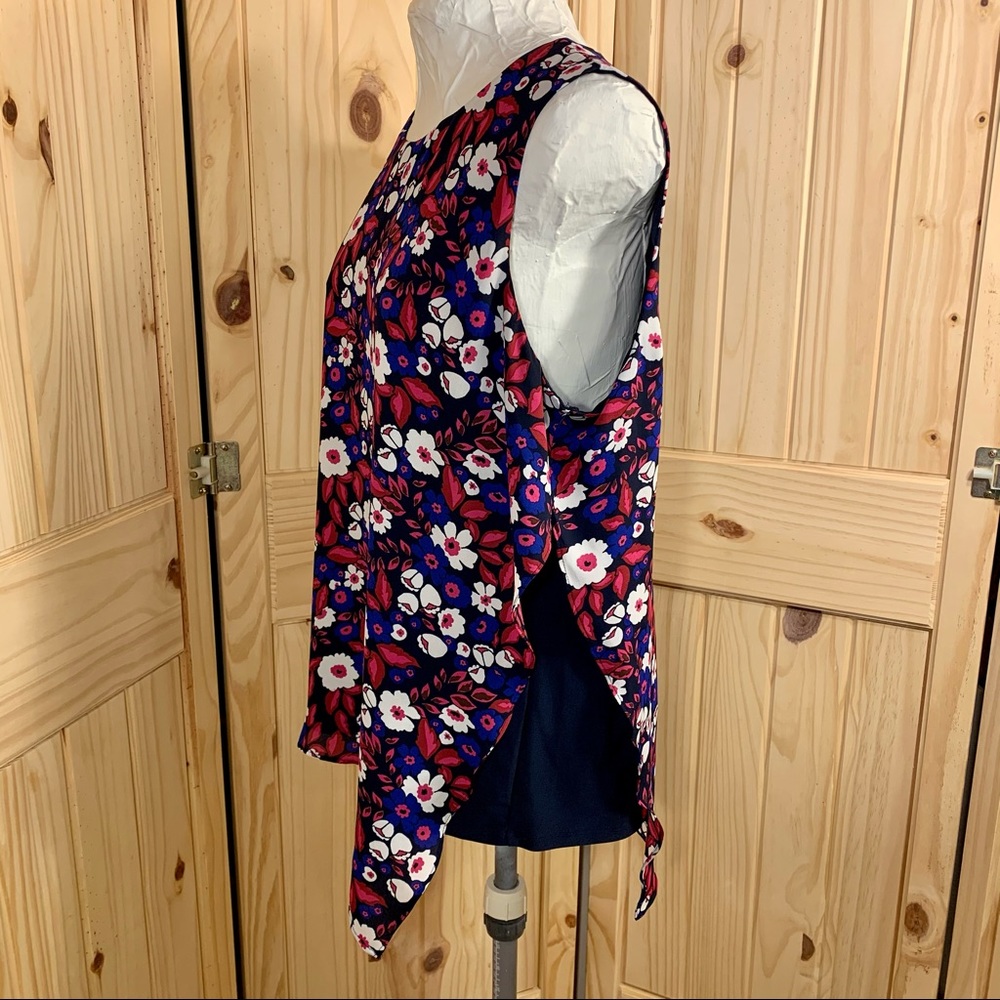 🦋 ROZ & ALI Asymmetrical Sleeveless Floral Top